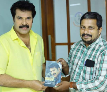 മമ്മൂട്ടി നാട്യങ്ങളില്ലാതെ നിറക്കൂട്ടില്ലാതെ
